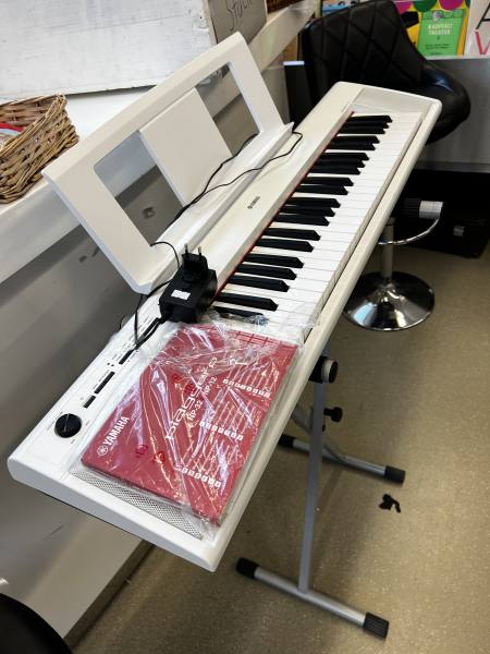 Imagen de Clavier Yamaha NP-32 blanc, excellent état