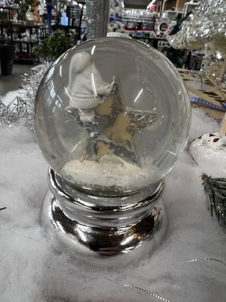 Imagen de Bola de nieve decorativa con estrella dorada