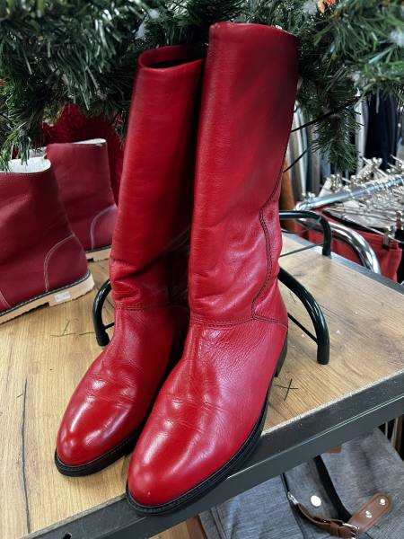 Imagen de Botas de piel rojas elegantes